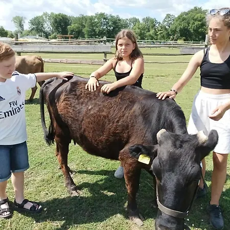 Zoopark Zelcin Farmház *