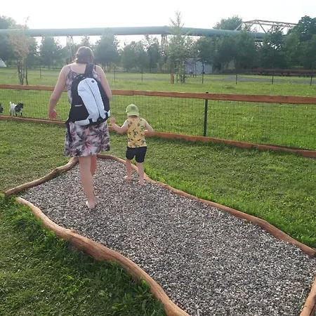 Zoopark Zelcin Farmház Mělník