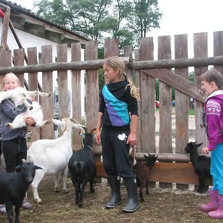 Zoopark Zelcin Lantgård Mělník