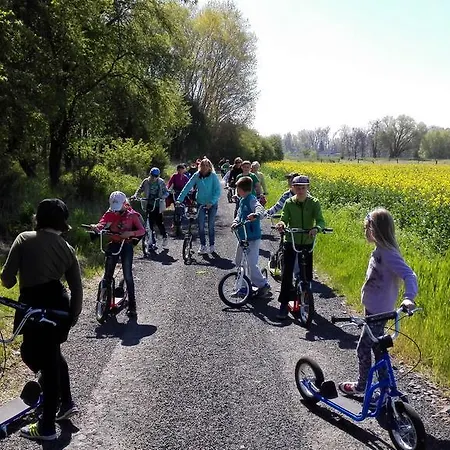 Zoopark Zelcin Çiftlik konaklama Mělník