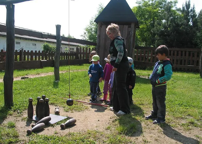Feriegård Zoopark Zelcin *