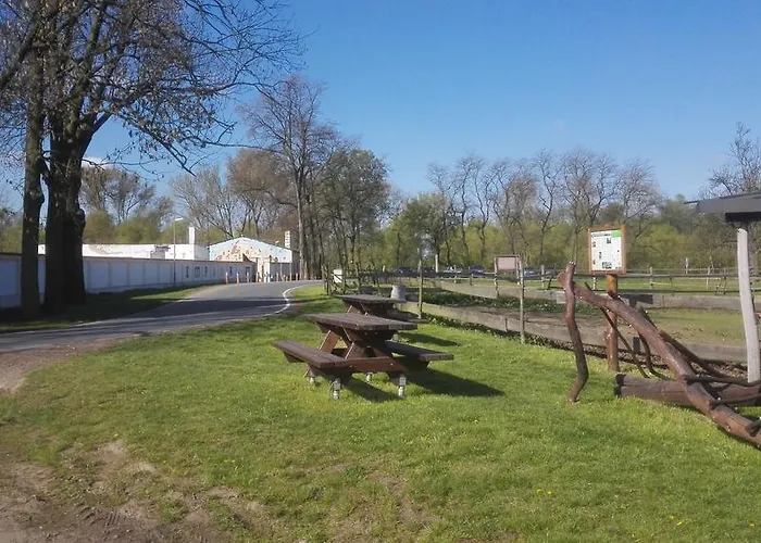 Bauernhof Zoopark Zelcin Mělník