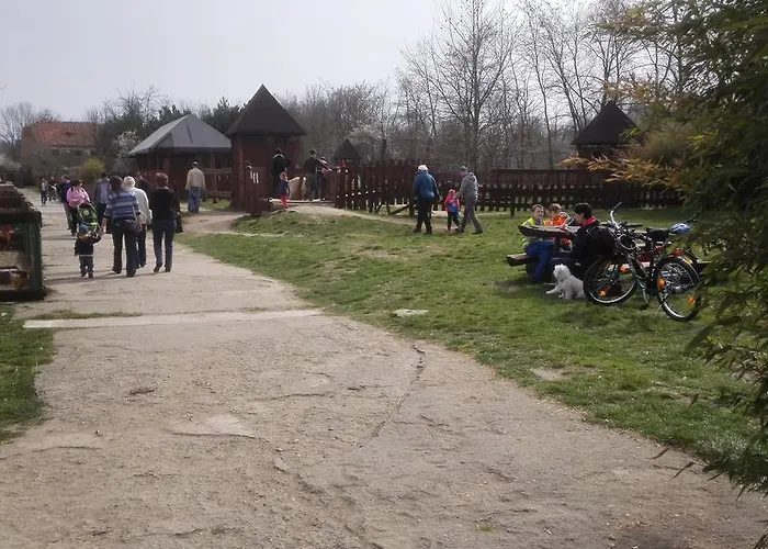 Feriegård Zoopark Zelcin